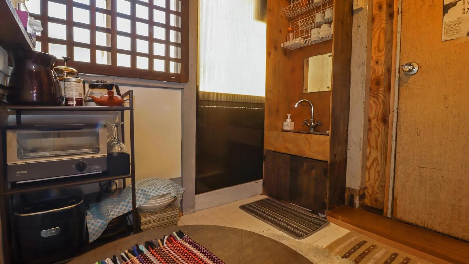Kab Library And Residency 想像力の羽をもつ古民家長屋 Hotel Tokyo 0*,  Japan